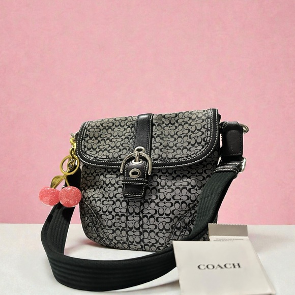 Cherry Keychain with Pink Glitter - Picture 12 of 13